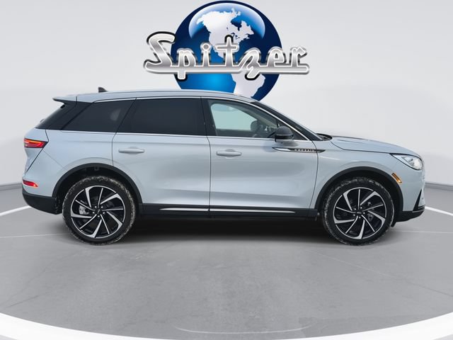 Used 2025 Lincoln Corsair Reserve image 10