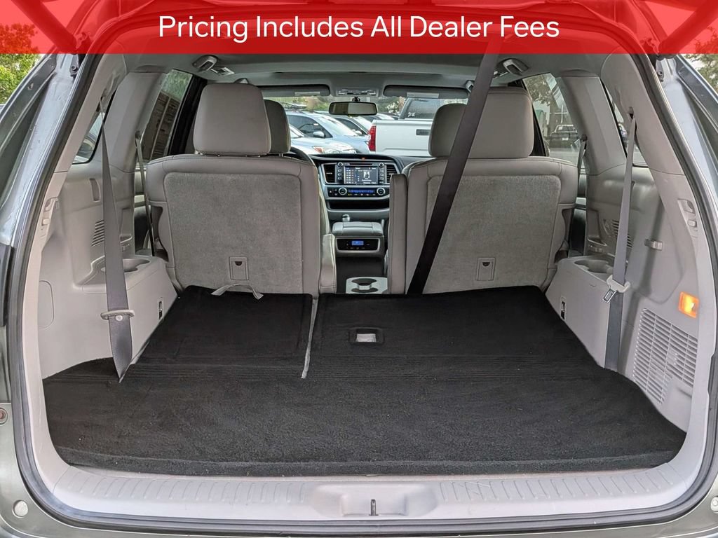 Used 2016 Toyota Highlander XLE FWD image 14