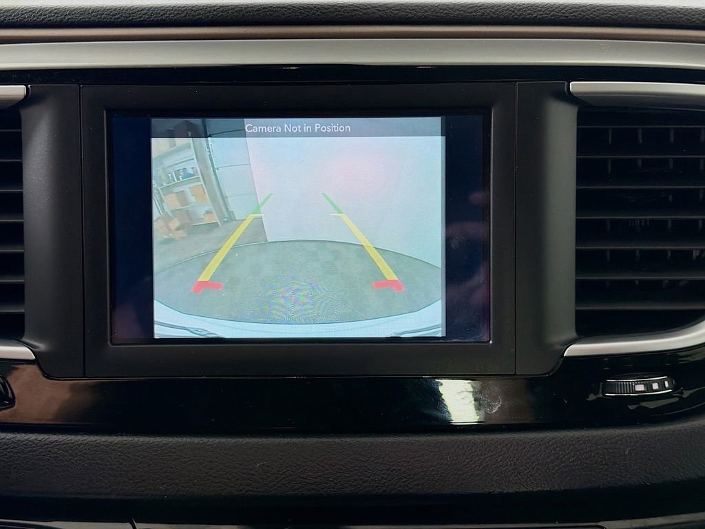 Used 2021 Chrysler Voyager LX image 17