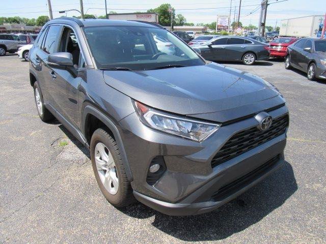 Used 2021 Toyota RAV4 XLE FWD image 1