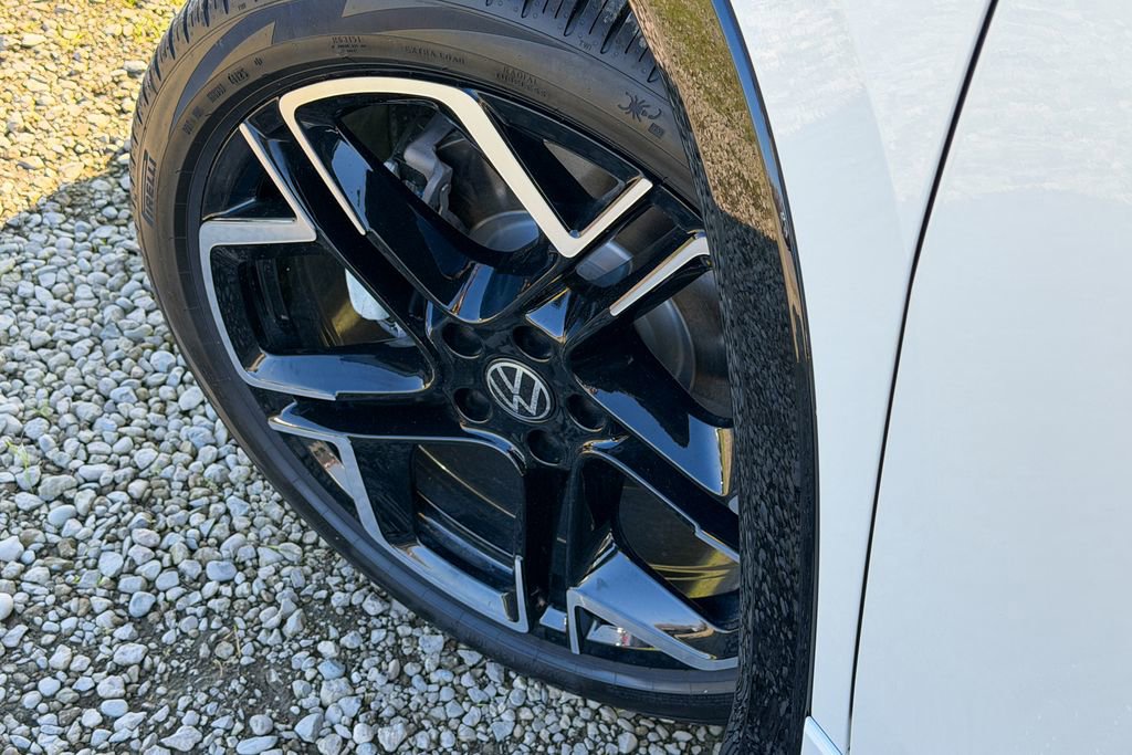 New 2026 Volkswagen Tiguan SEL R-Line image 11