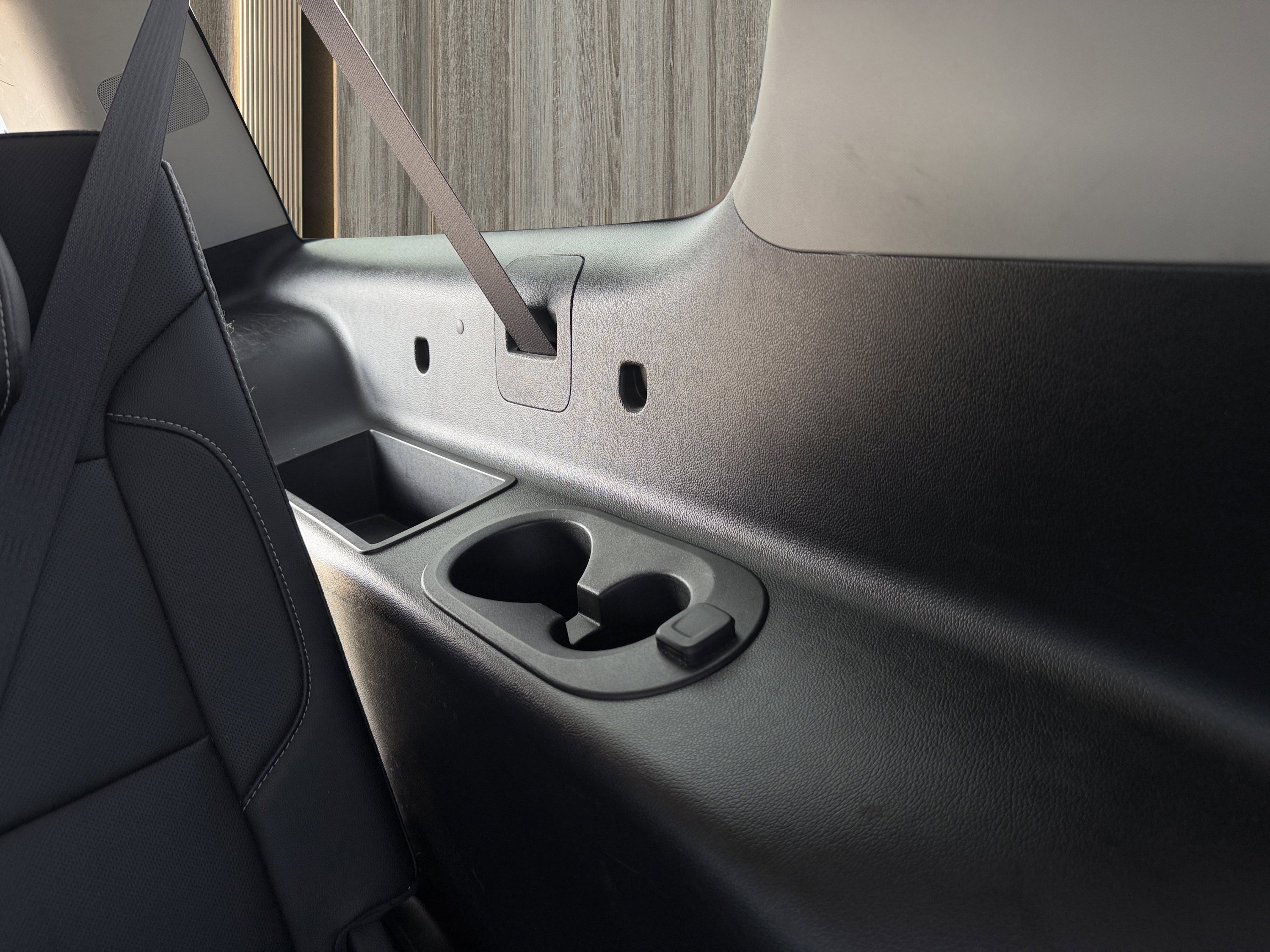 Used 2020 Chevrolet Suburban Premier image 24