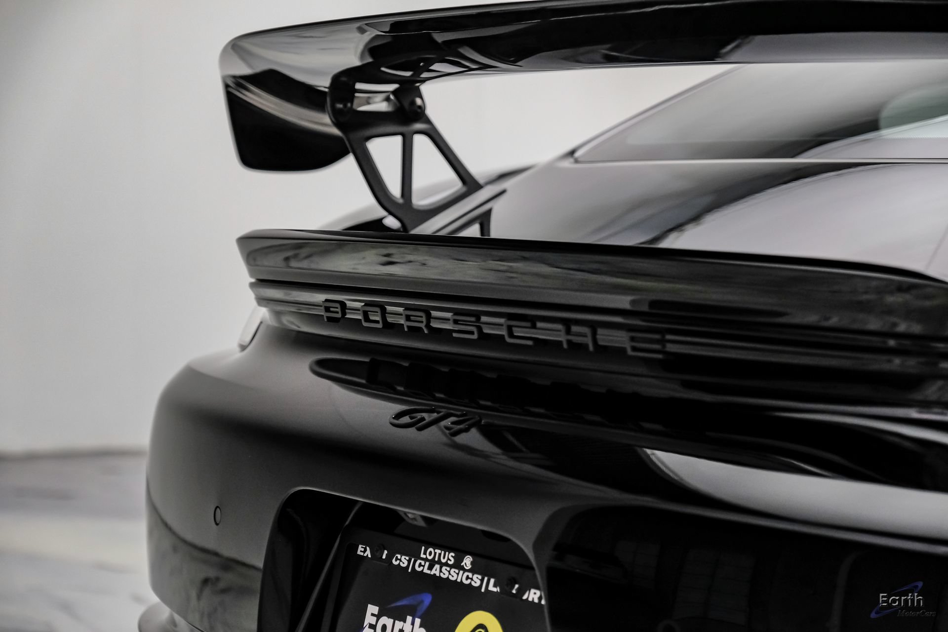 Used 2023 Porsche 718 Cayman GT4 RWD image 17