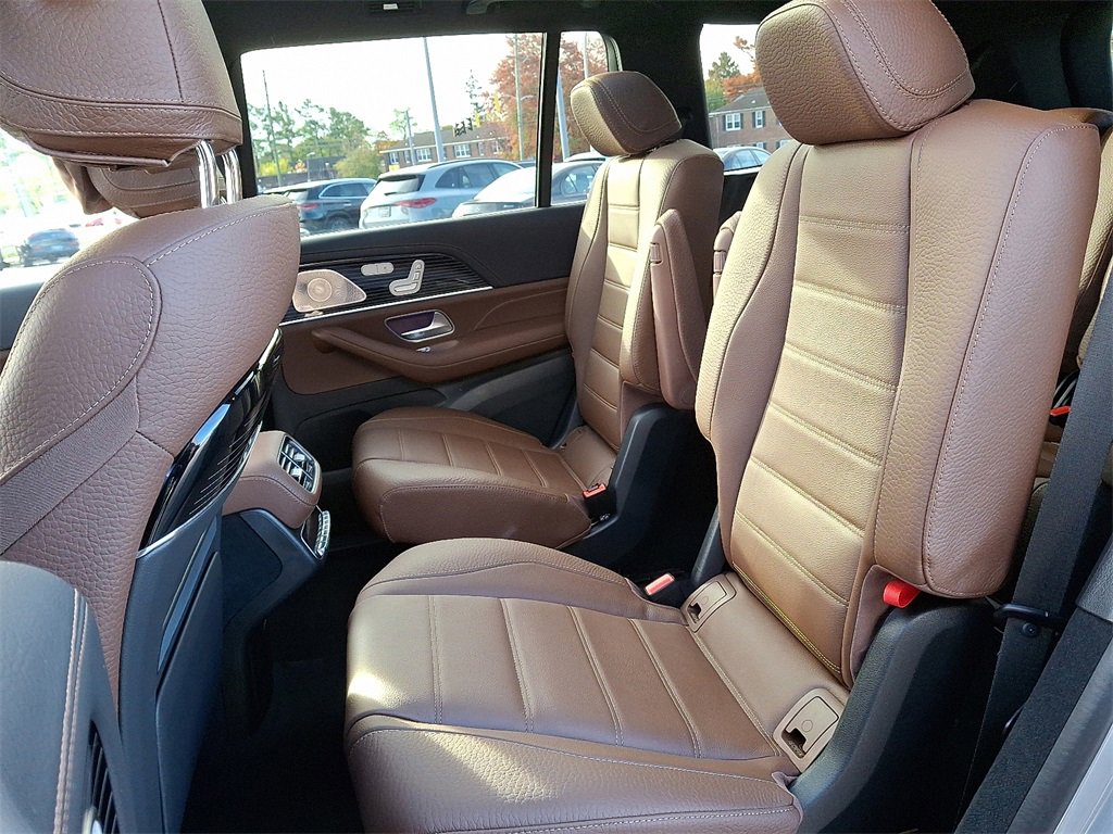 Used 2025 Mercedes-Benz GLS 580 GLS 580 image 10