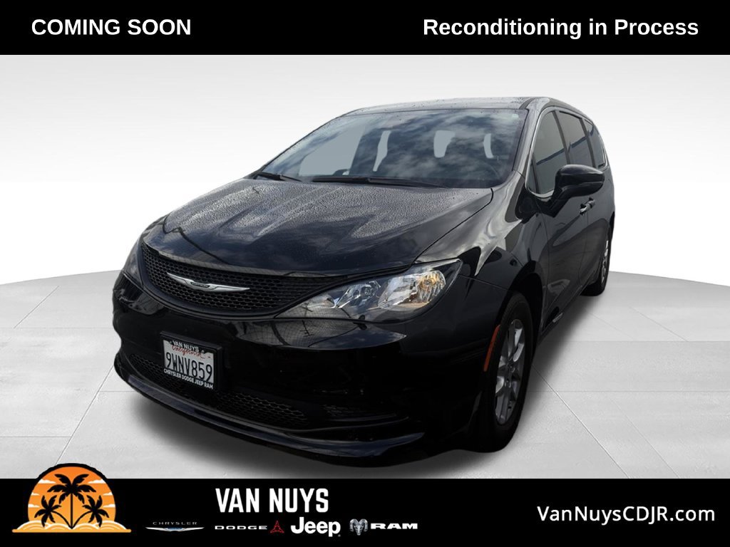 Certified 2025 Chrysler Voyager LX FWD image 1