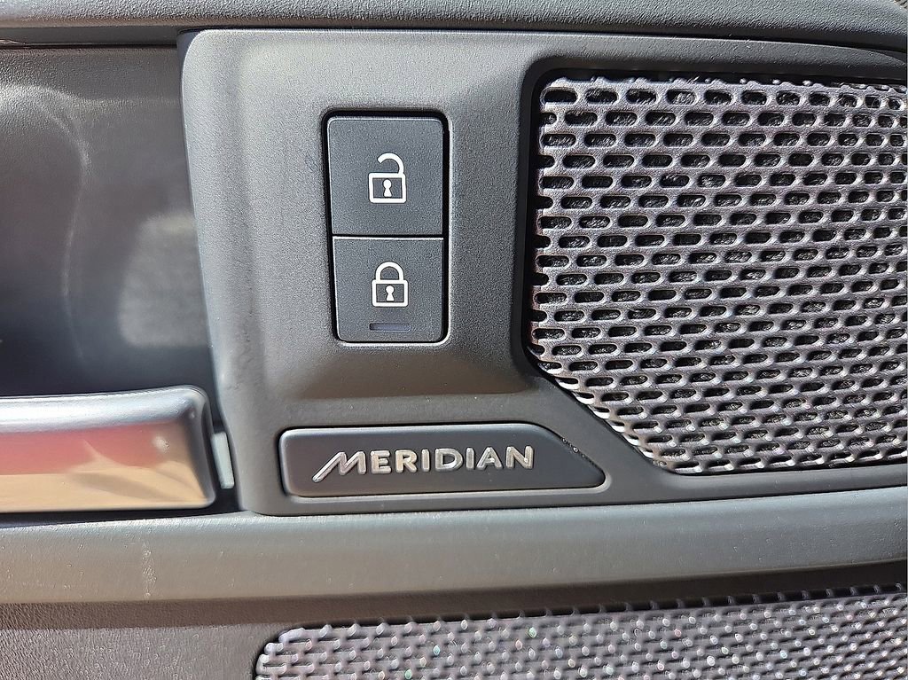 Used 2024 Land Rover Defender 110 X-Dynamic SE image 20