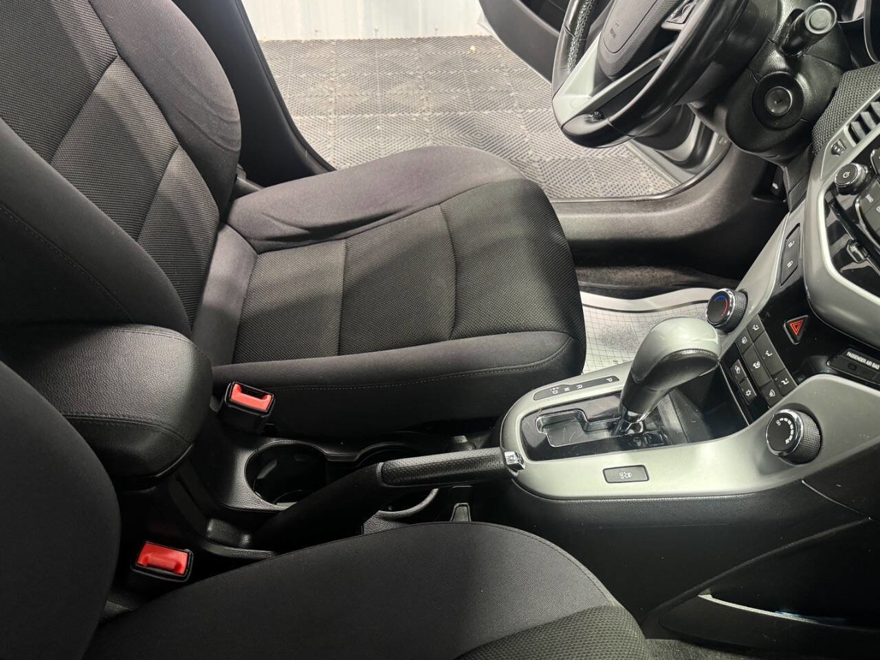 Used 2013 Chevrolet Cruze LT image 19