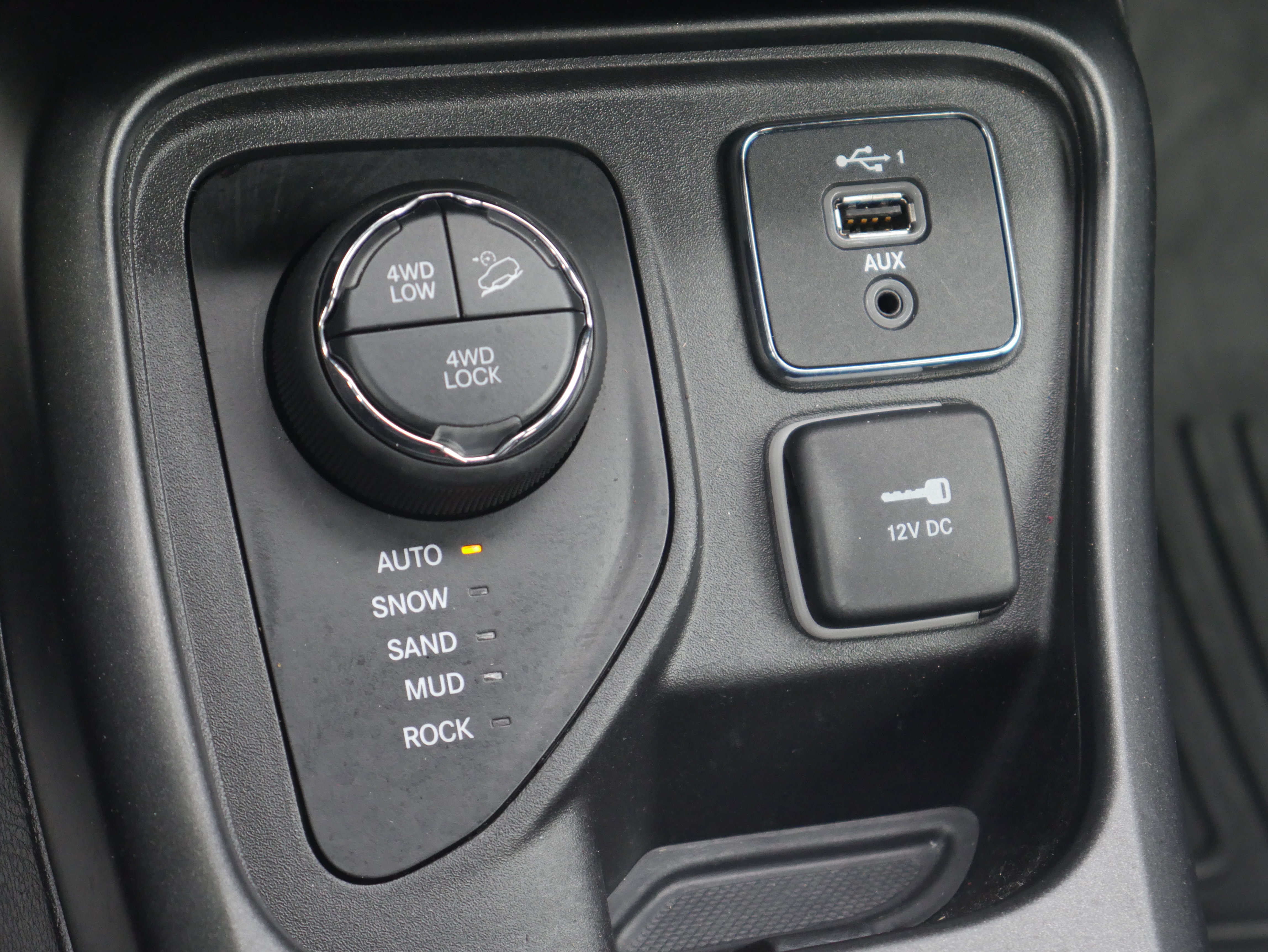 Used 2019 Jeep Compass Trailhawk AWD/4WD image 15
