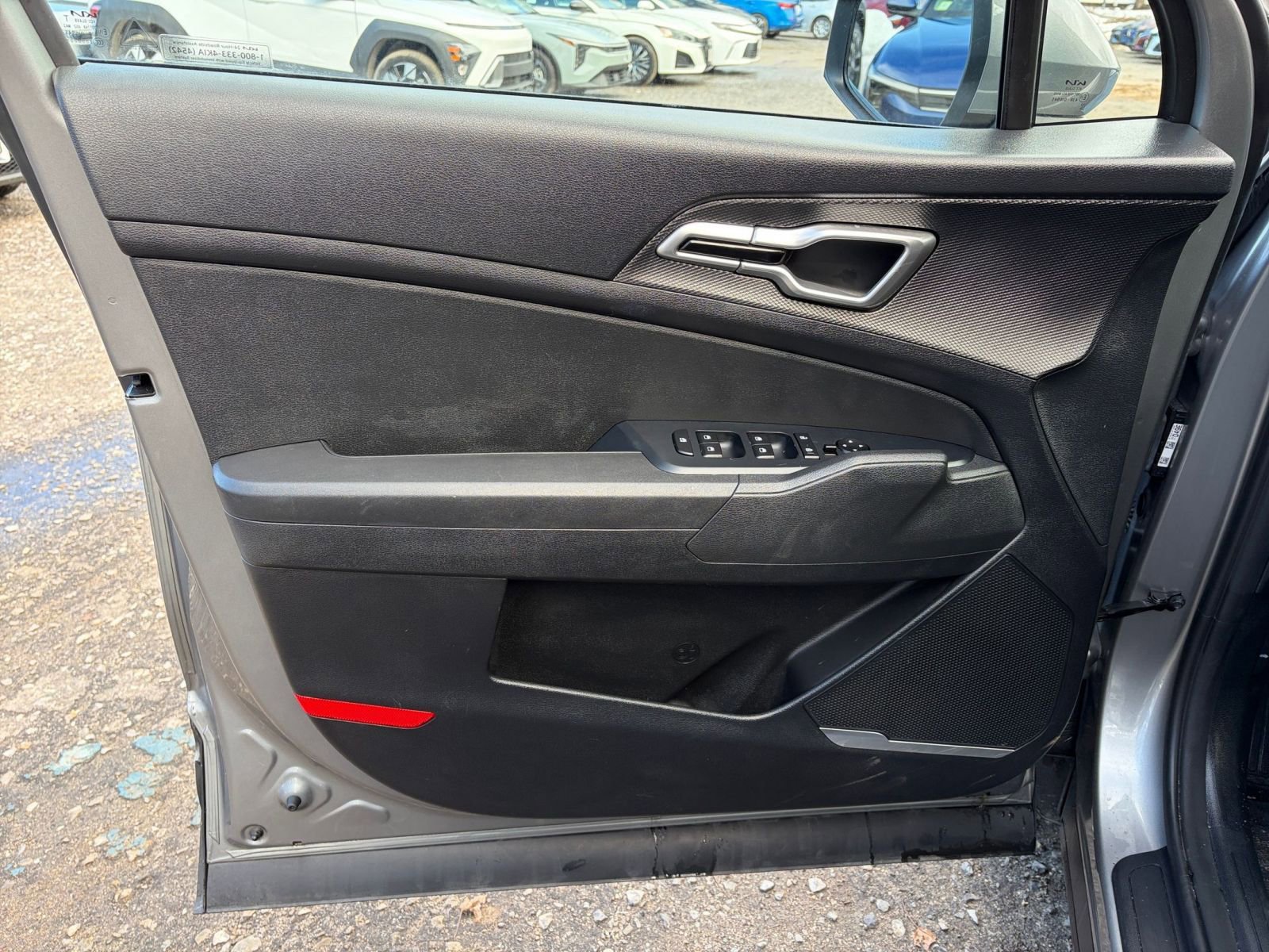 Used 2025 Kia Sportage LX image 18