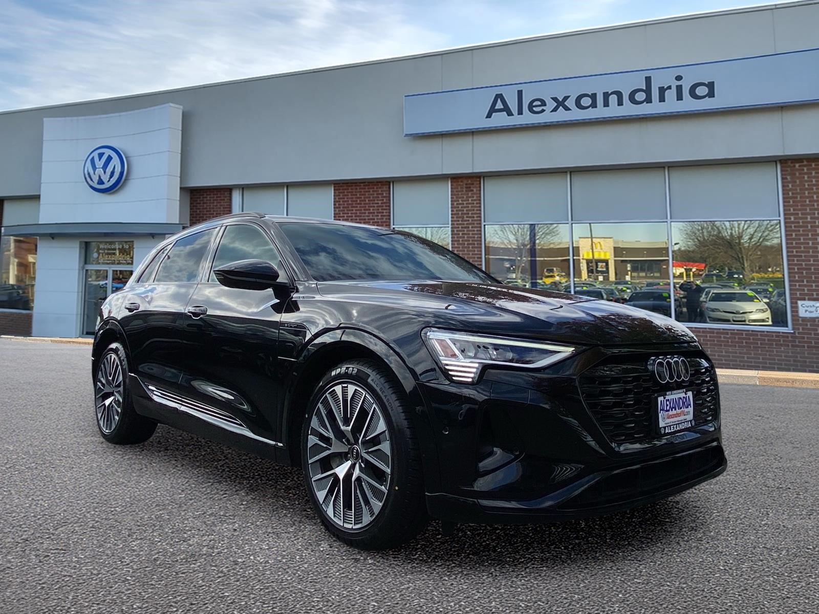 Used 2024 Audi Q8 e-tron Premium Plus