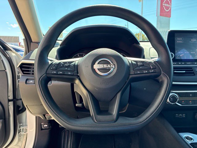 Used 2025 Nissan Altima 2.5 S FWD image 21