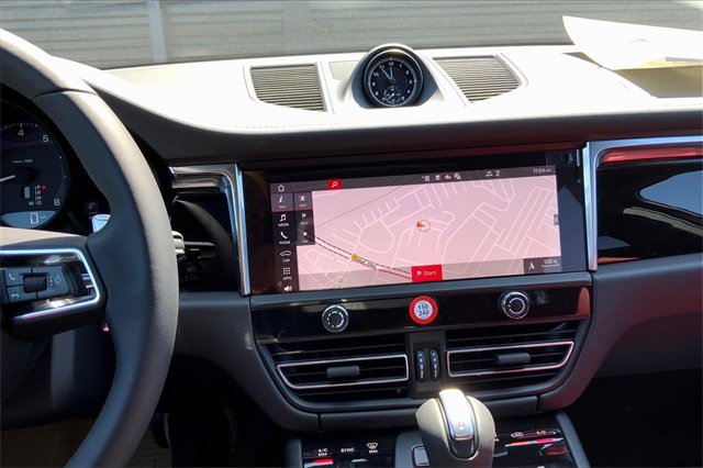 New 2026 Porsche Macan image 24