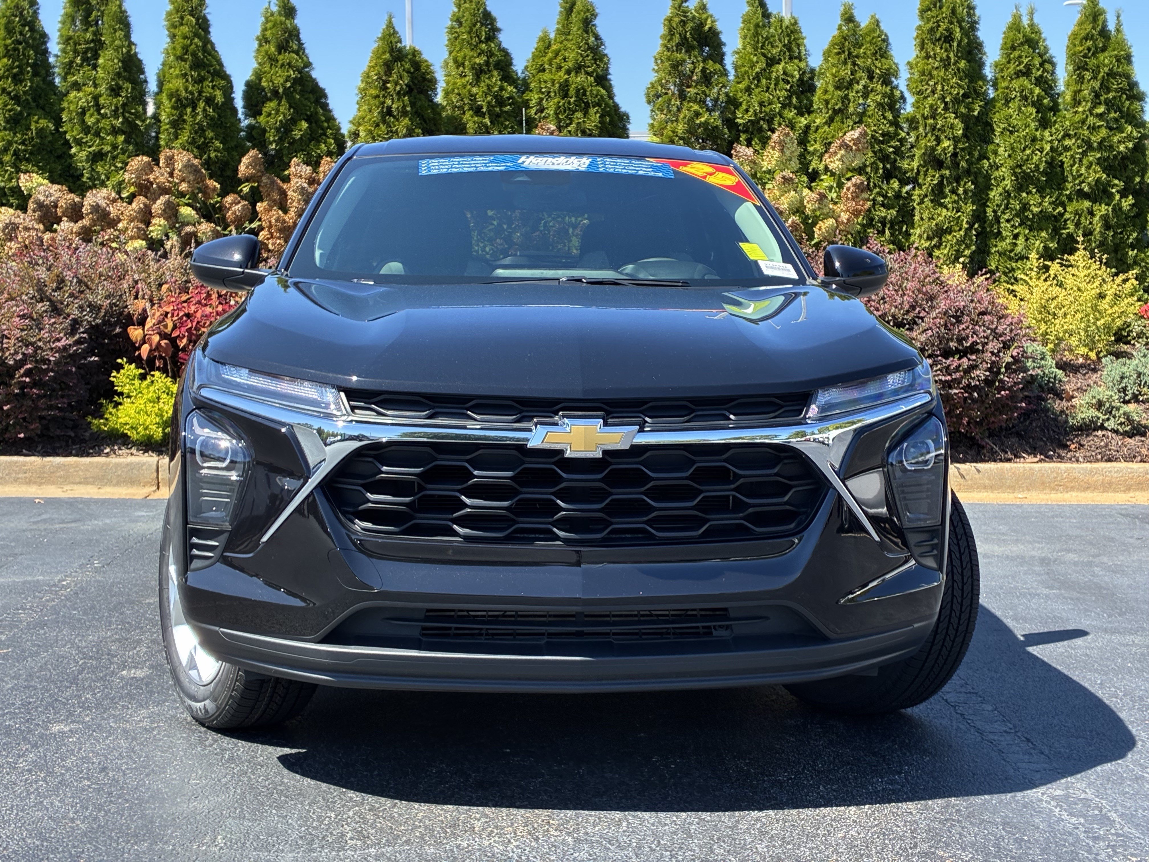 Used 2025 Chevrolet Trax LS w/ LS Convenience Package FWD image 5