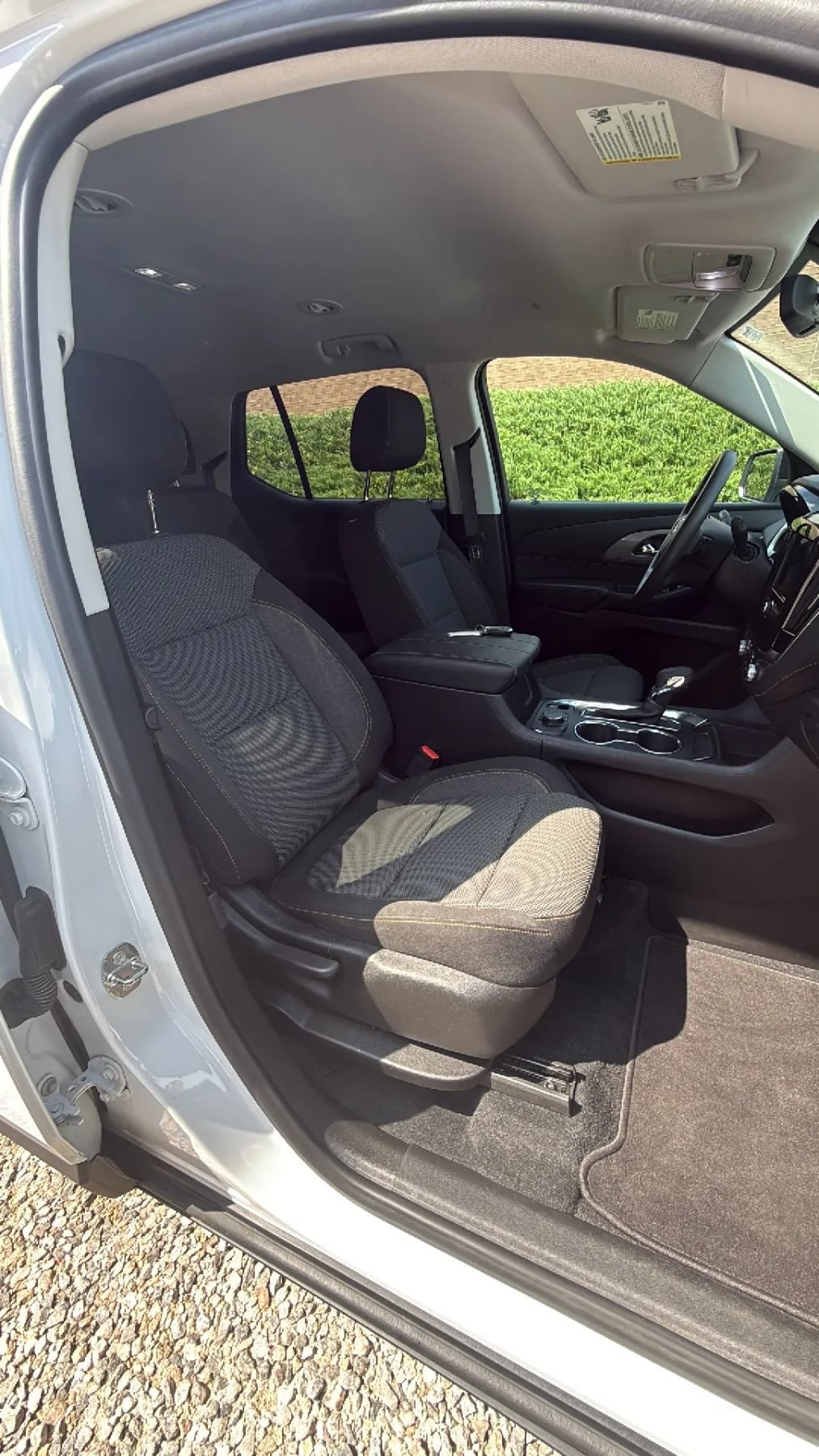Used 2021 Chevrolet Traverse LS FWD image 26