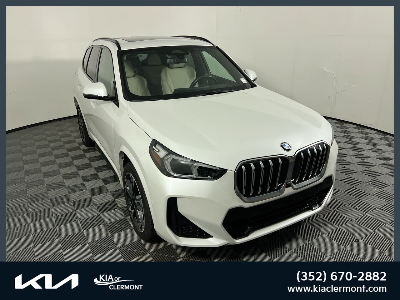 Used 2023 BMW X1 xDrive28i w/ Premium Package AWD/4WD image 1