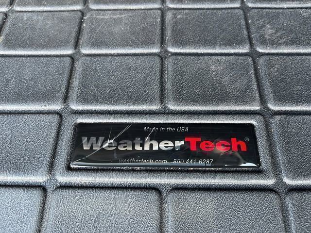 Used 2021 Land Rover Range Rover Velar R-Dynamic S image 21