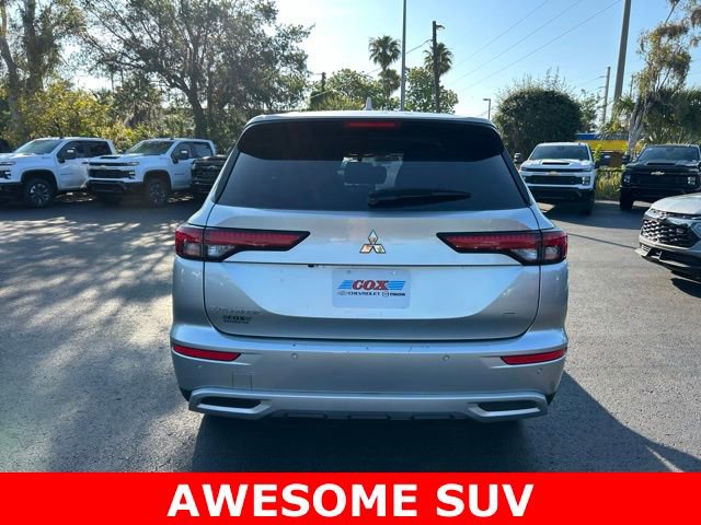 Used 2024 Mitsubishi Outlander SE Black Edition FWD image 5