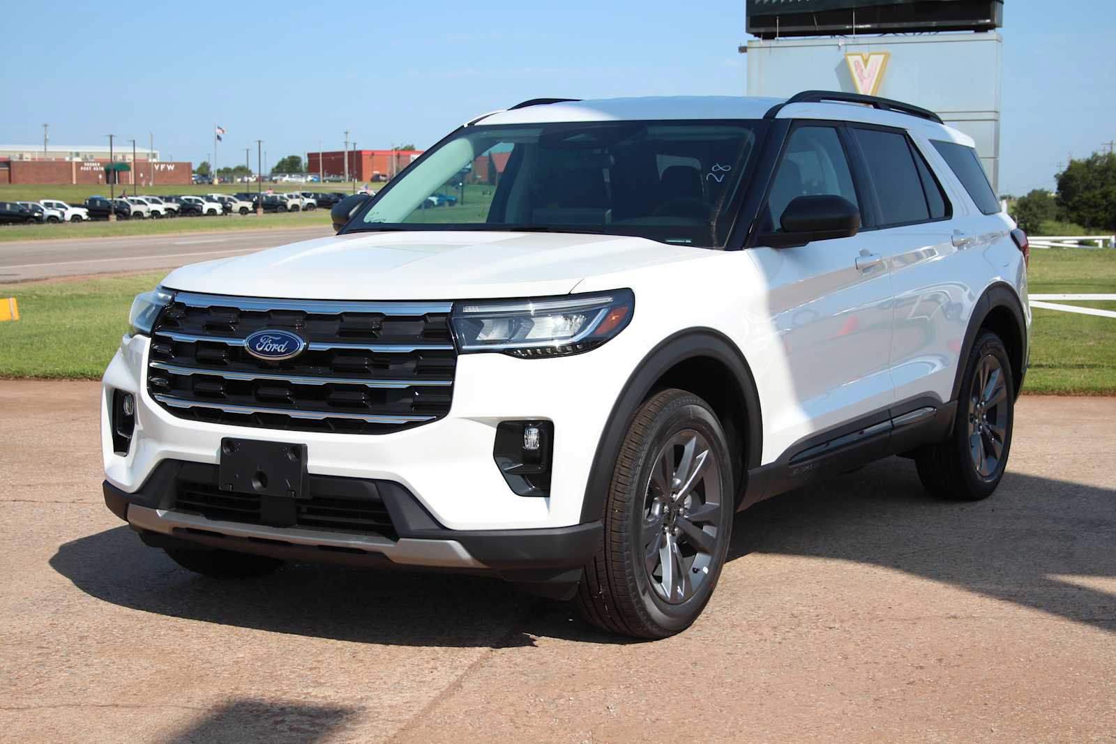 New 2026 Ford Explorer Active w/ Active Comfort Package AWD/4WD image 4
