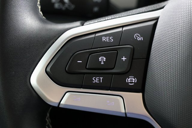 Used 2022 Volkswagen Atlas Cross Sport SE image 11