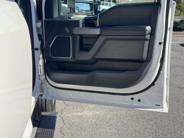 Used 2022 Ford F350 Platinum AWD/4WD image 11