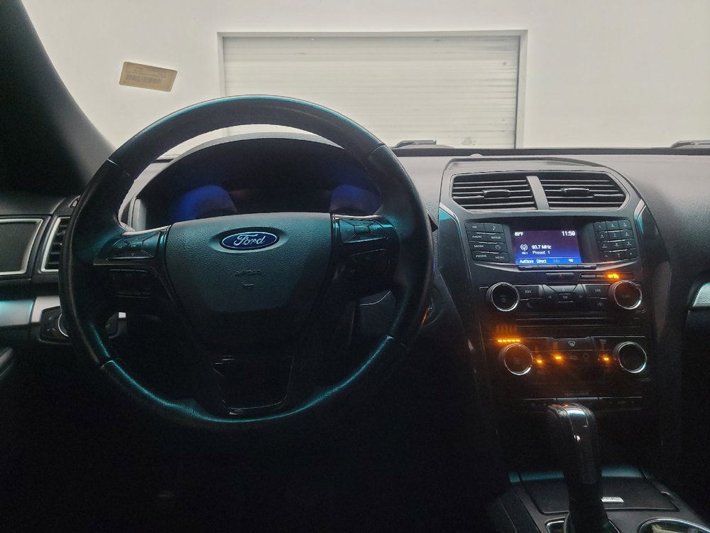 Used 2016 Ford Explorer XLT FWD image 22
