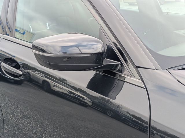 Used 2024 BMW 330i xDrive Sedan w/ Convenience Package image 11