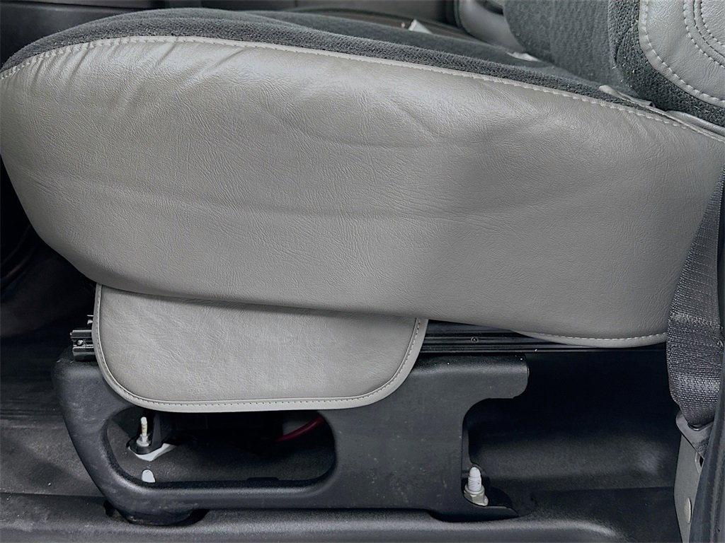 Used 2023 GMC Savana 2500 w/ Driver Convenience Package image 19