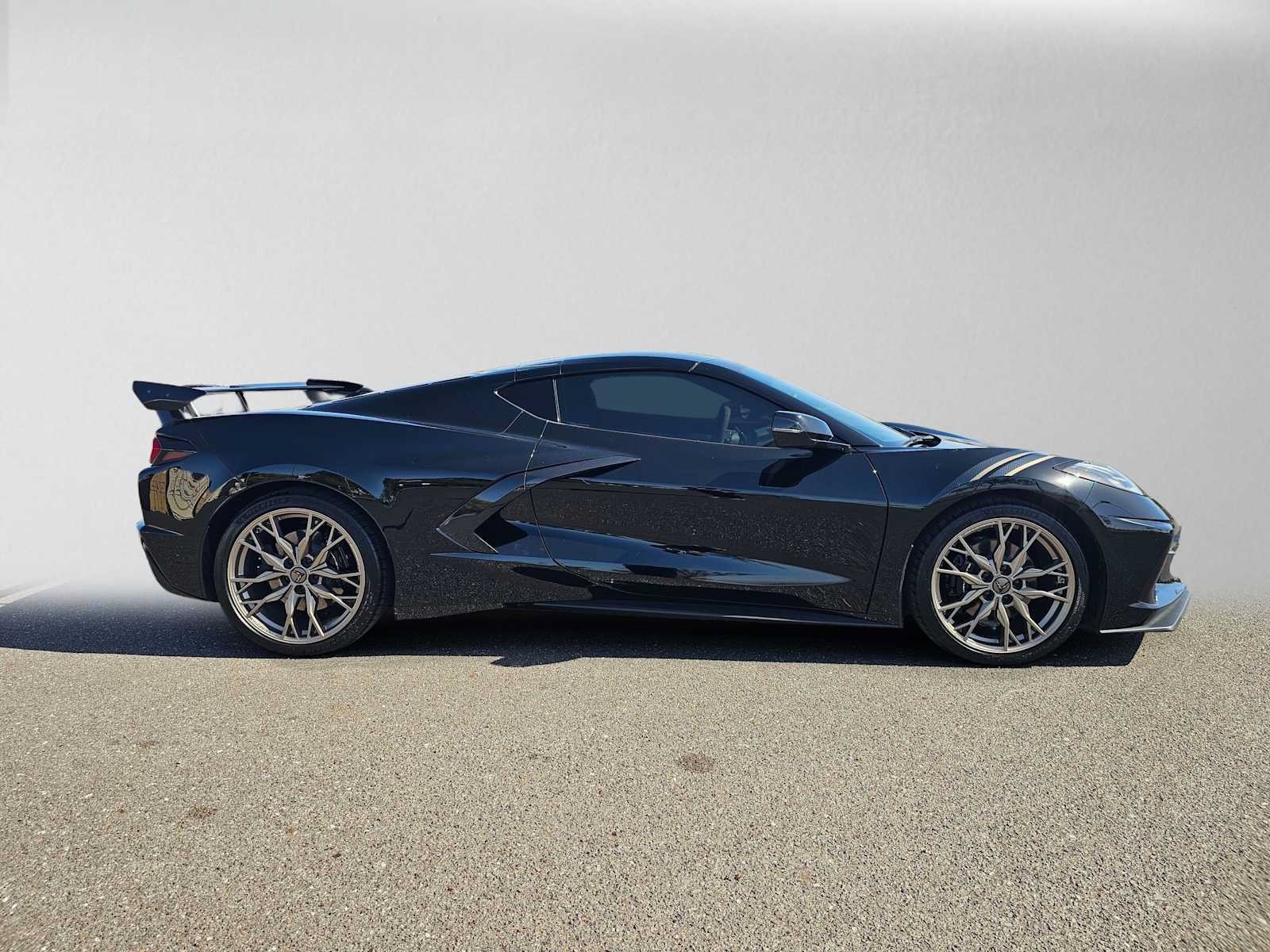 Used 2024 Chevrolet Corvette Stingray Premium Cpe RWD image 2