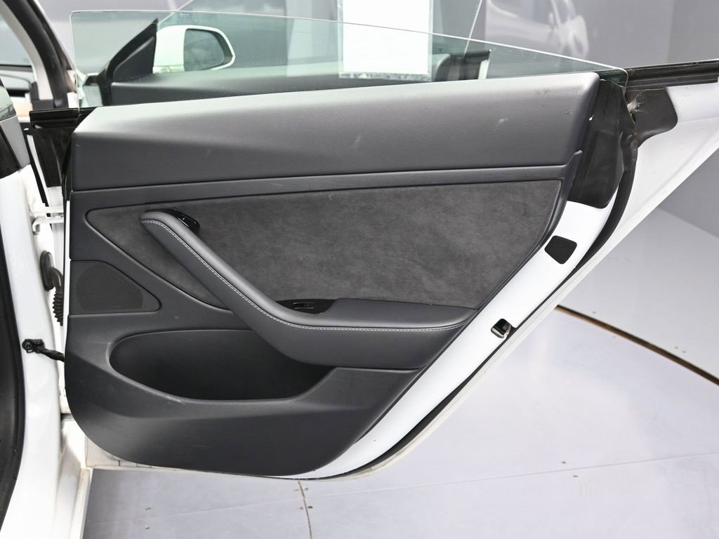 Used 2020 Tesla Model 3 Standard Range Plus image 44