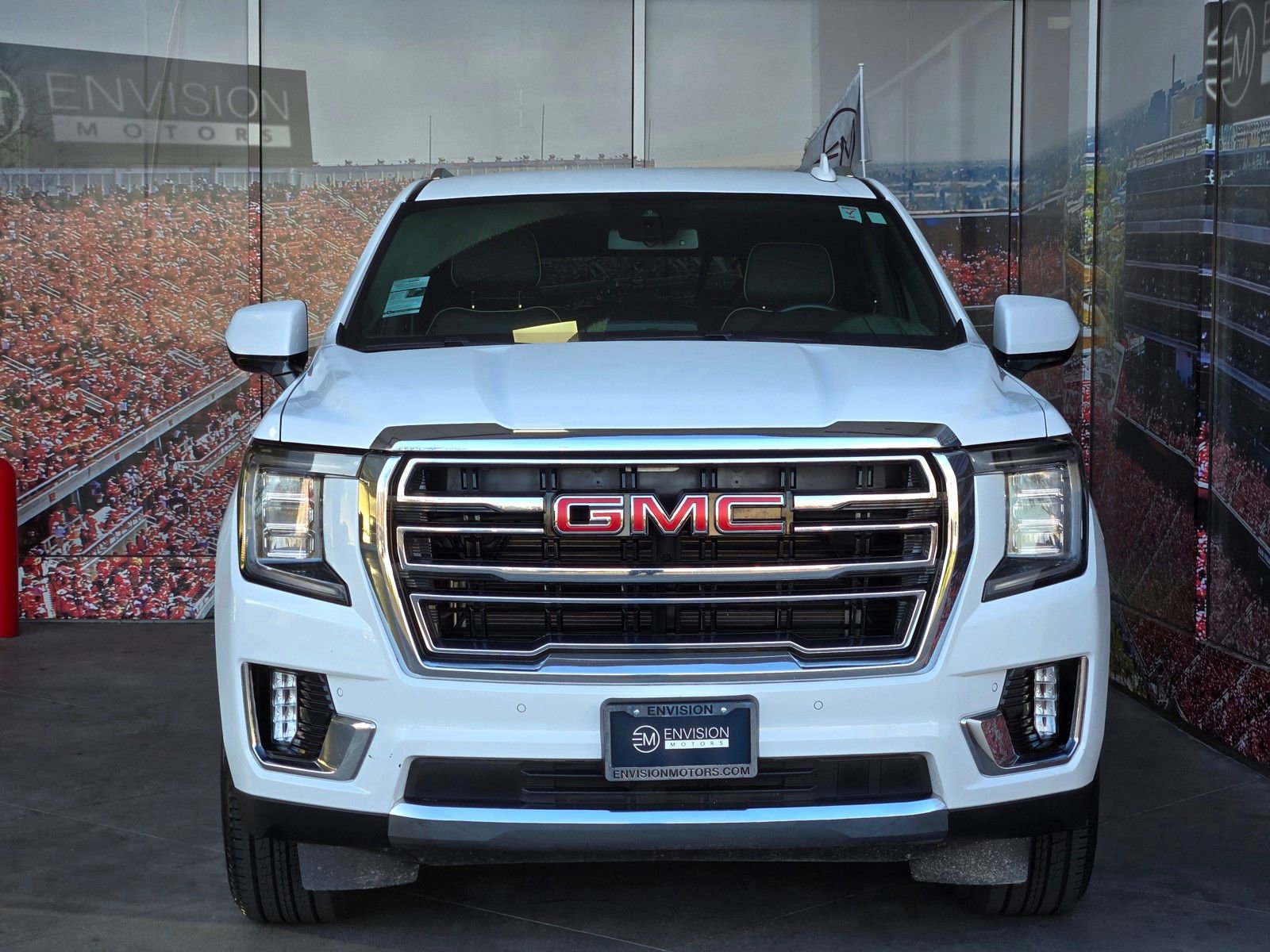 Used 2024 GMC Yukon XL SLT image 3