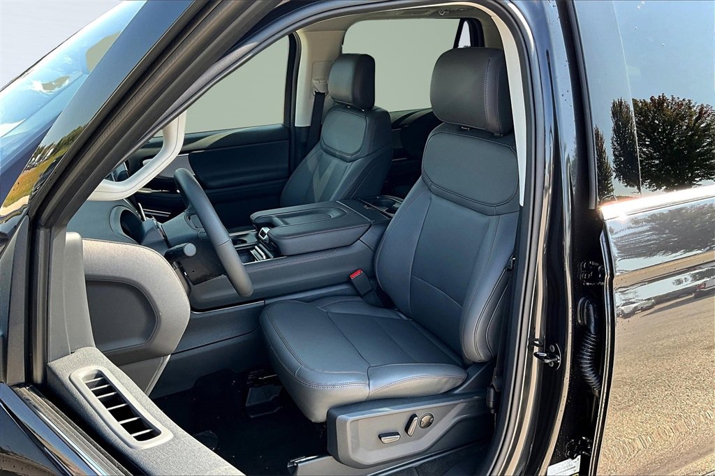 New 2025 Ford Expedition Max Active image 14