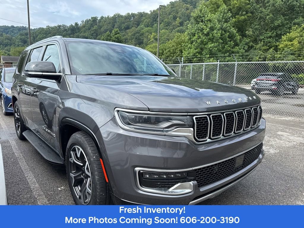 Used 2023 Jeep Wagoneer Series III w/ Preferred Equipment Group image 3