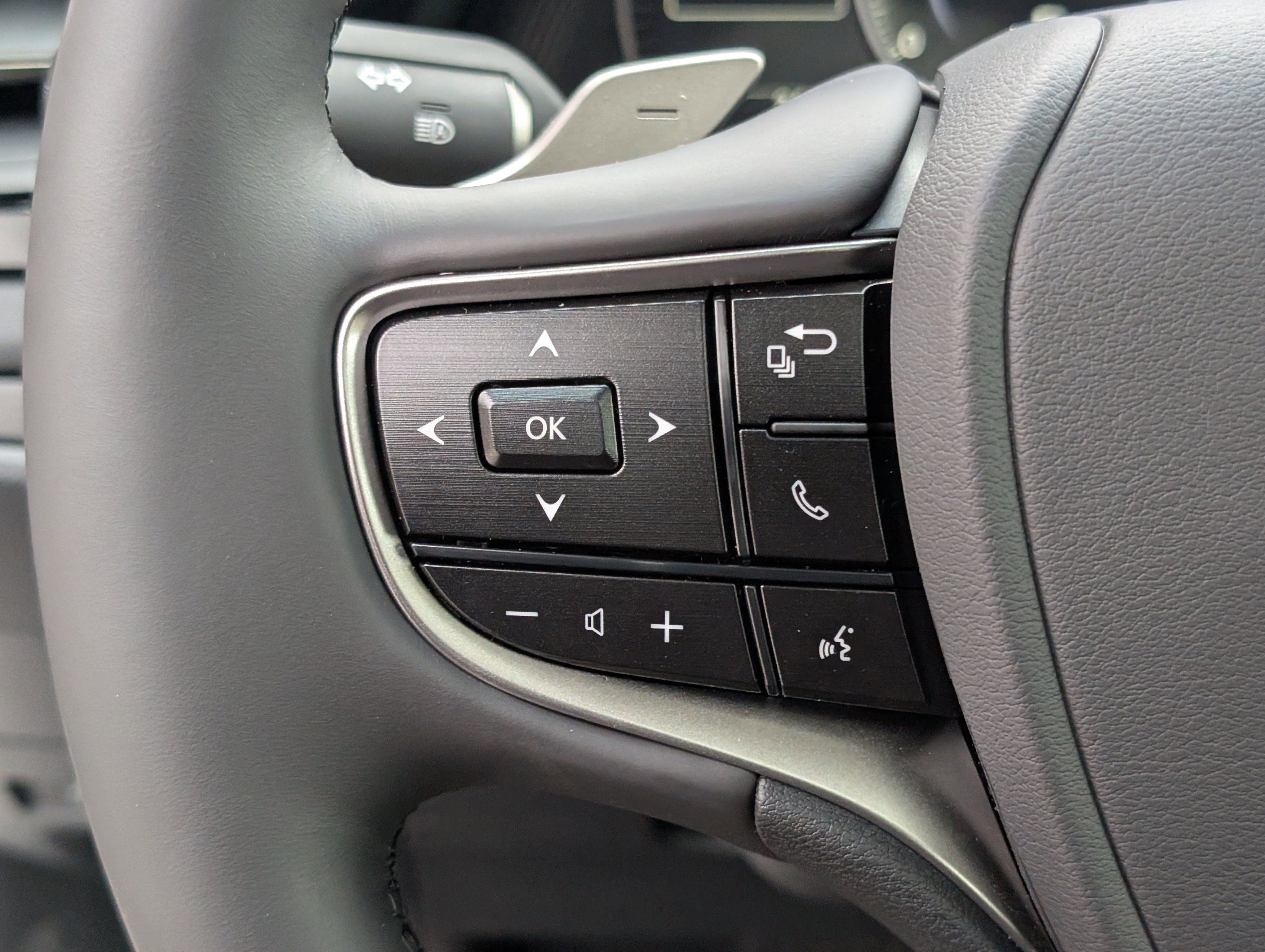 New 2025 Lexus ES 350 w/ Premium Package image 18