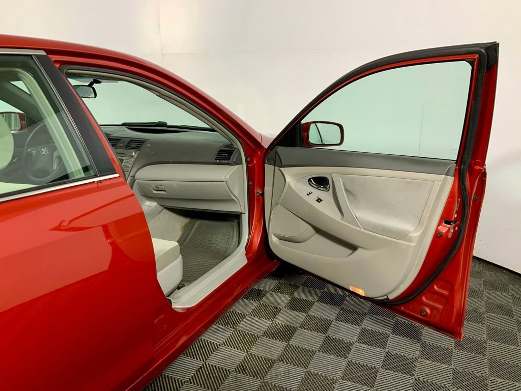 Used 2010 Toyota Camry FWD image 27