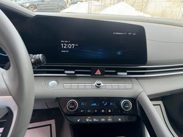 Used 2024 Hyundai Elantra SEL w/ Convenience Package FWD image 20