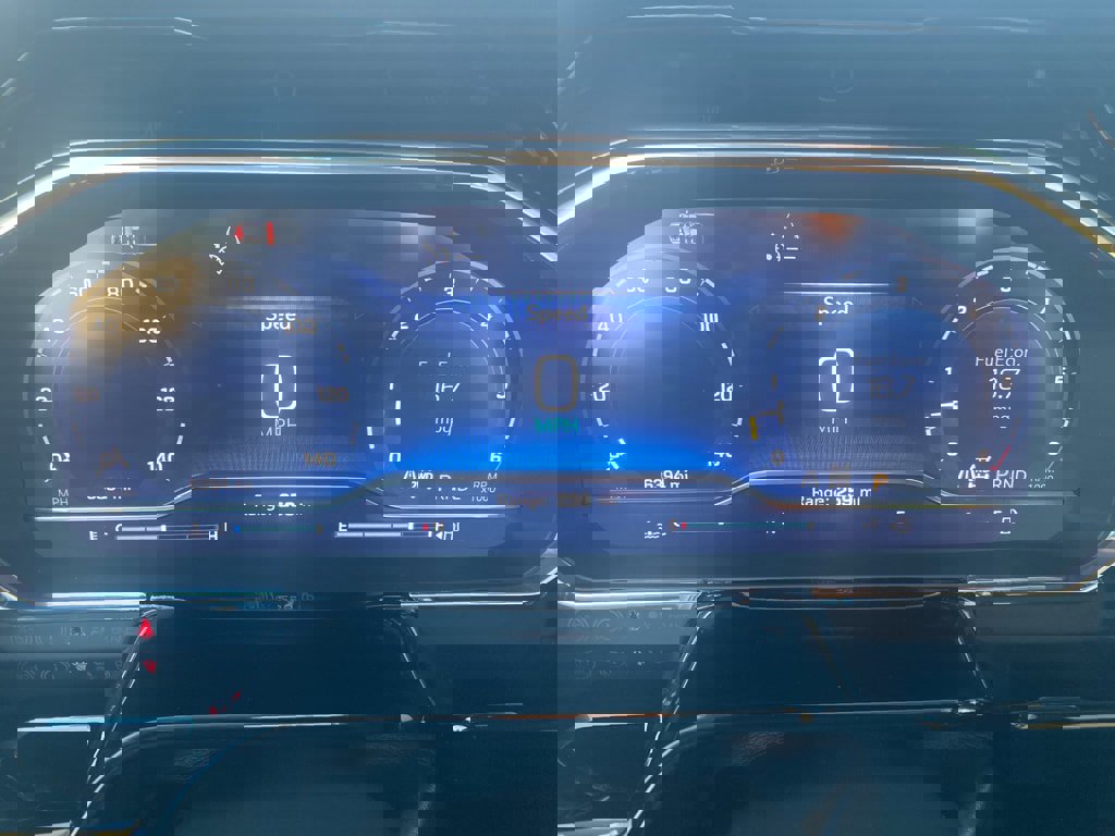 Used 2025 Chevrolet Silverado 1500 LT w/ Convenience Package II image 2