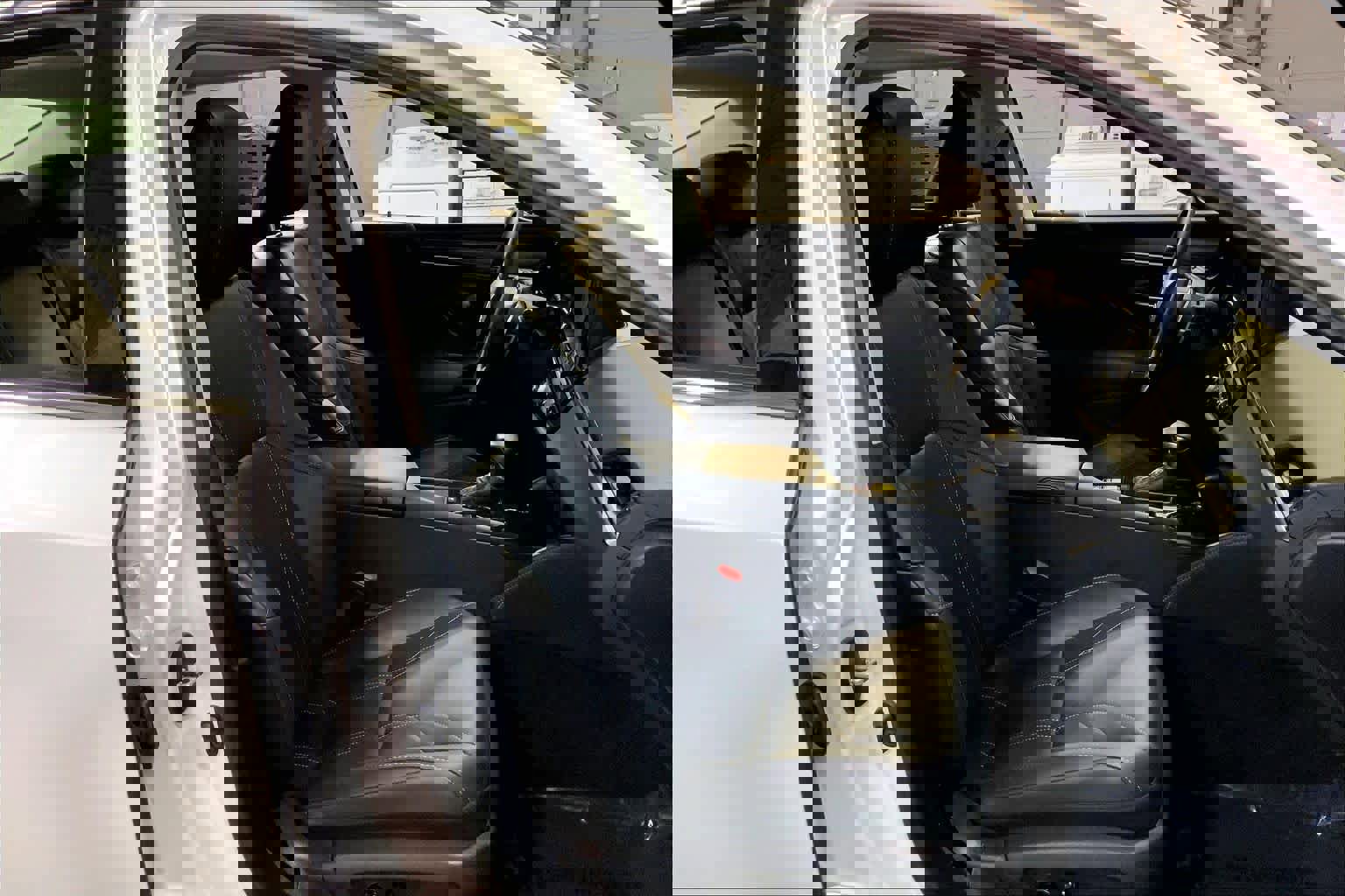 Certified 2025 Lexus ES 300h w/ Technology Package image 9