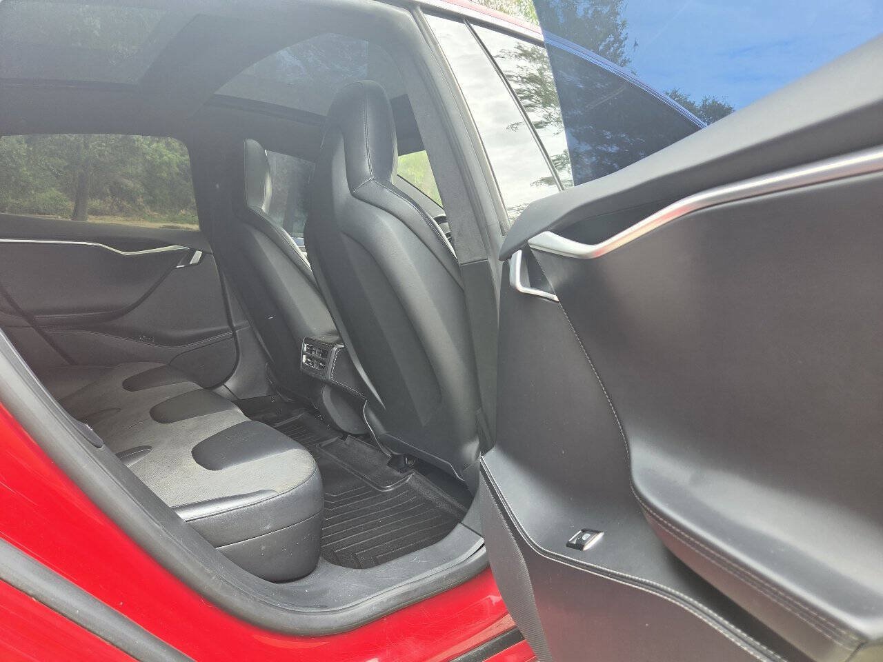 Used 2016 Tesla Model S 60 RWD image 24