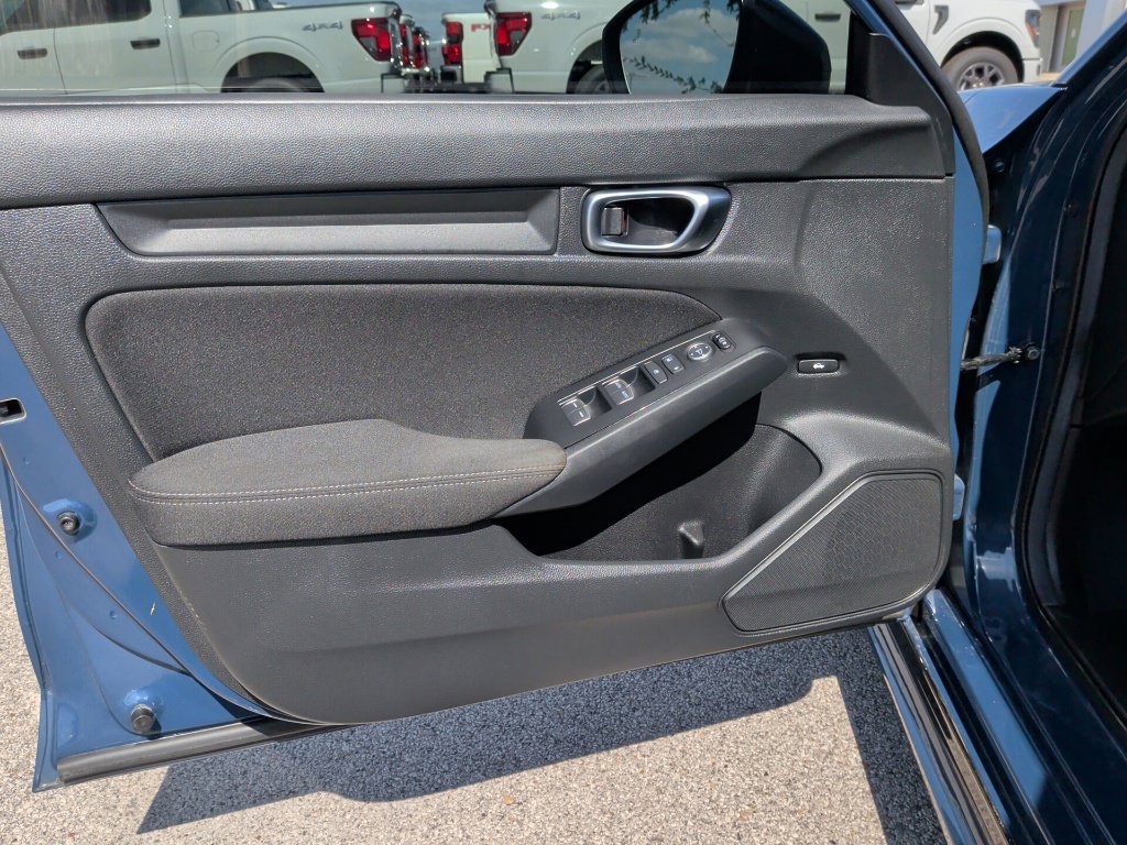 Used 2025 Honda Civic Sport image 10