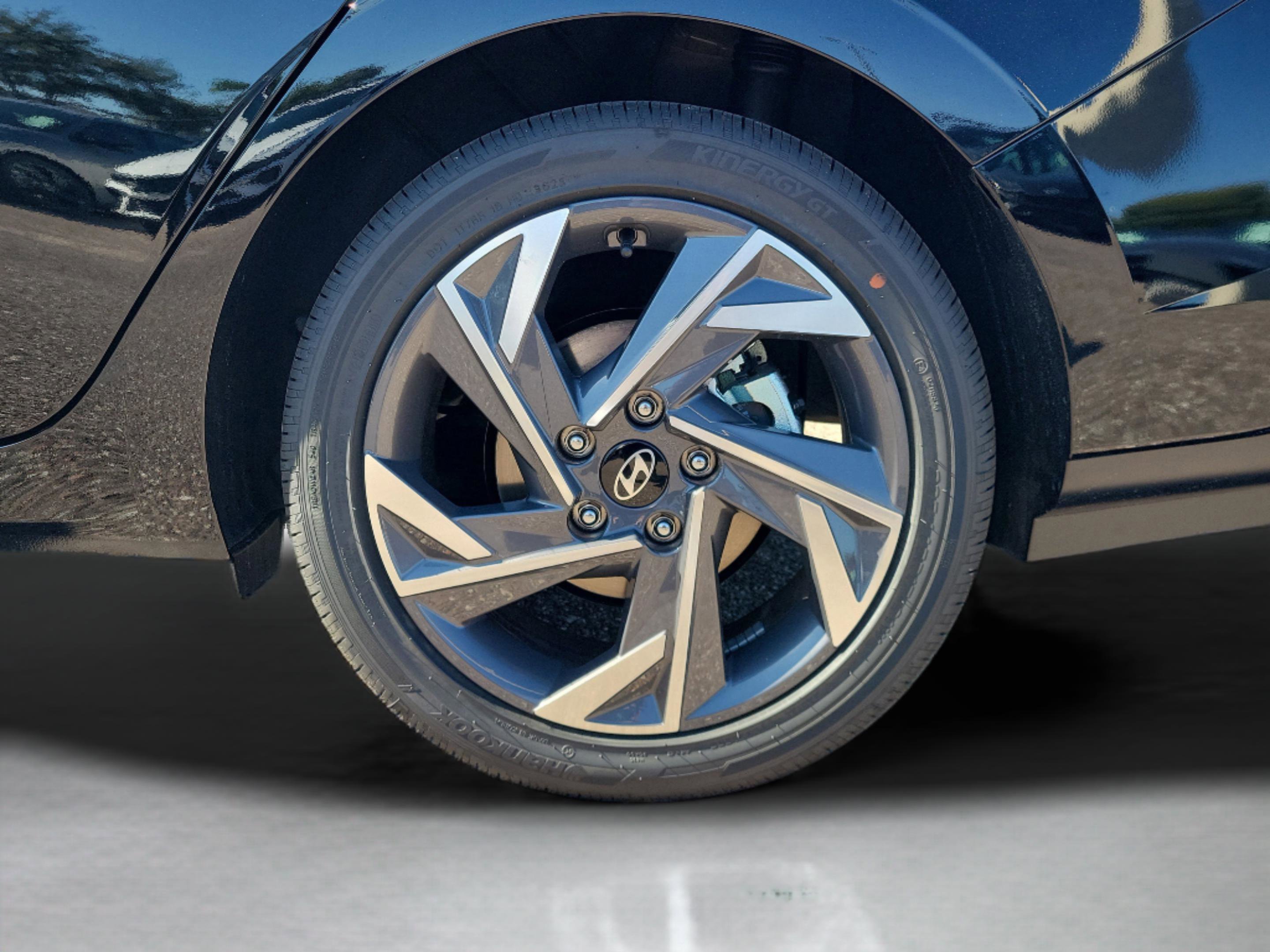 New 2026 Hyundai Elantra Limited image 31