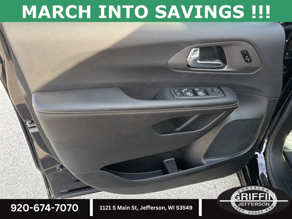 New 2026 Chrysler Pacifica Select w/ S Appearance Package image 13