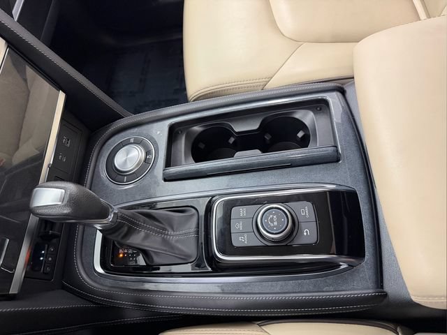 Used 2022 Nissan Armada SV w/ SV Appearance Package RWD image 27