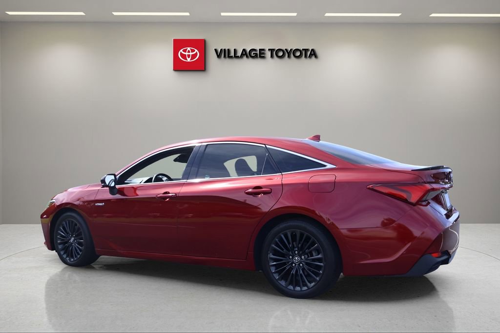 Certified 2019 Toyota Avalon XSE image 3