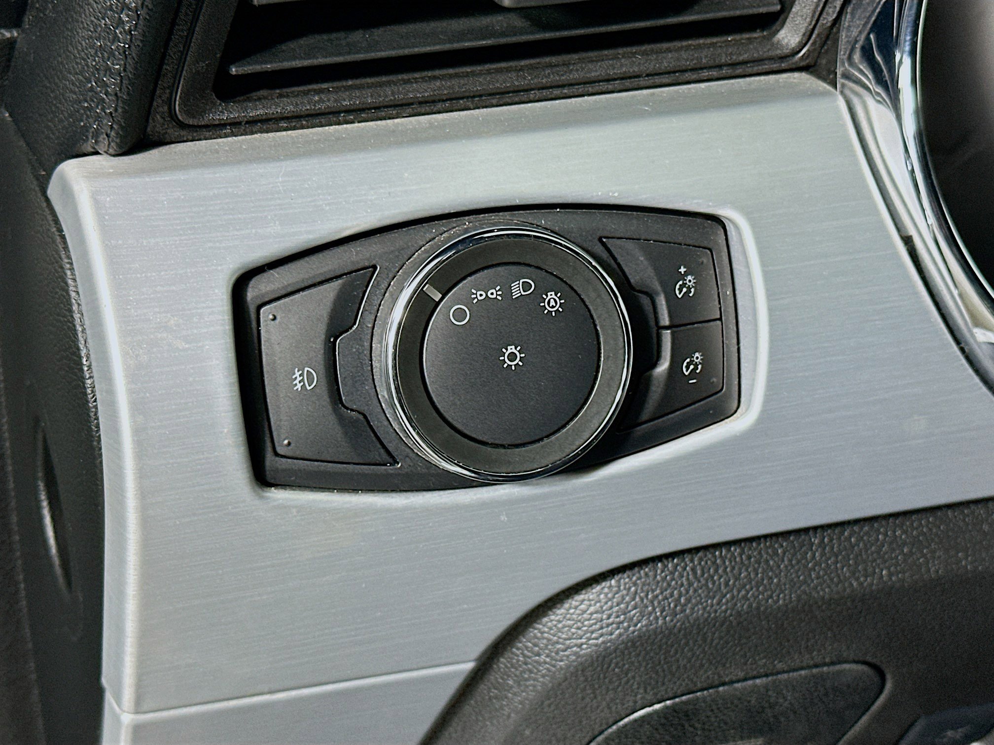 Used 2016 Ford Mustang Premium image 17