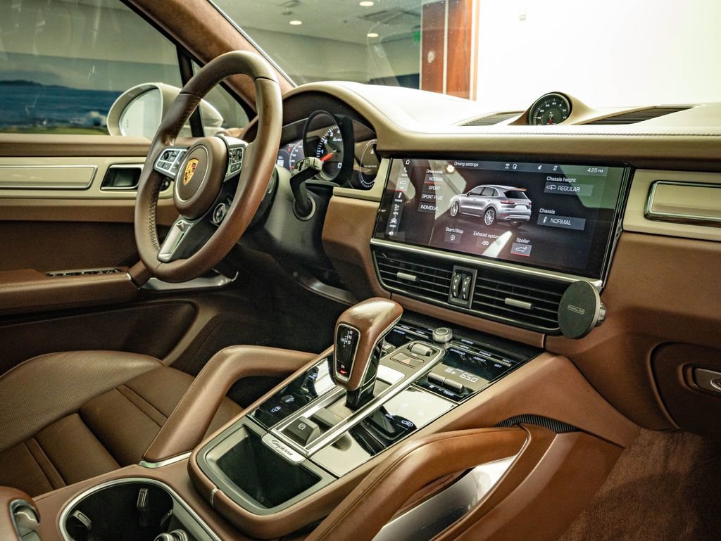 Certified 2021 Porsche Cayenne Turbo AWD/4WD image 38