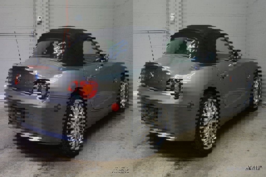 Used 2004 BMW Z4 2.5i image 4