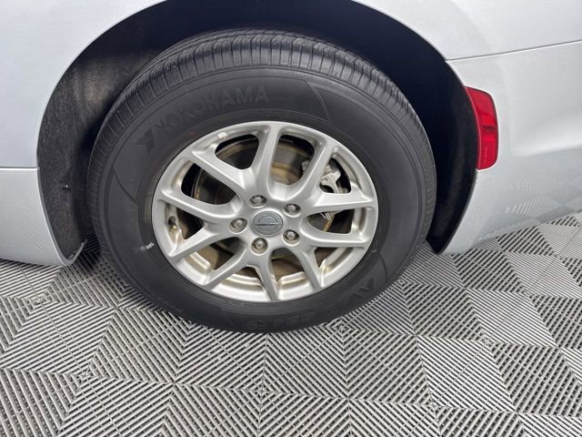 Used 2023 Chrysler Pacifica Touring-L image 11