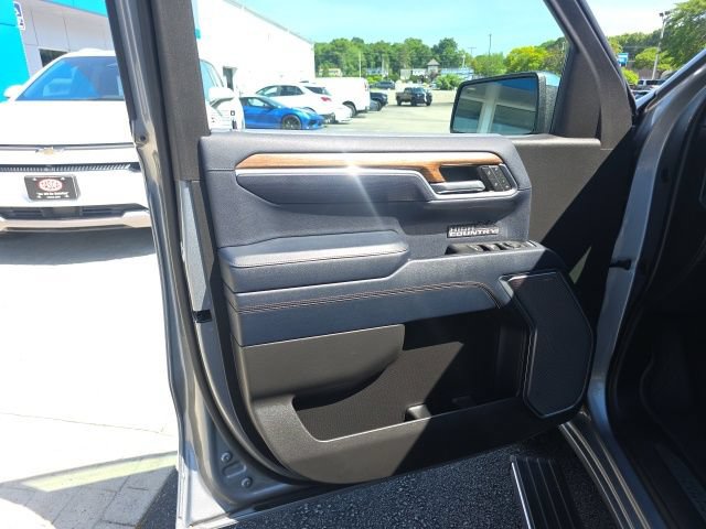 Used 2023 Chevrolet Silverado 1500 High Country AWD/4WD image 16