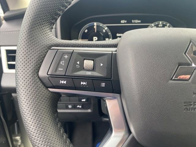 New 2025 Mitsubishi Outlander SE image 20