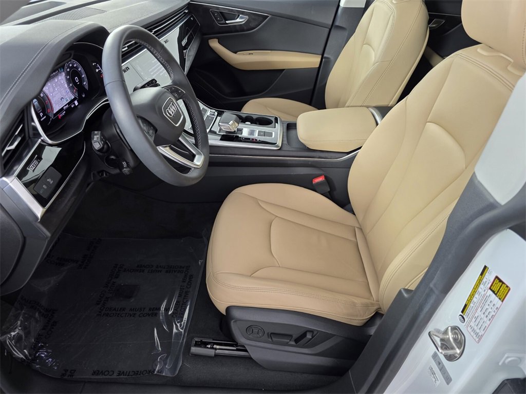 Used 2025 Audi Q8 Premium w/ Convenience Package image 9